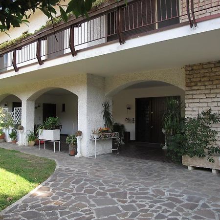 B&B Villa Filotea & Apartment Ντεζεντσάνο ντελ Γκάρντα Εξωτερικό φωτογραφία