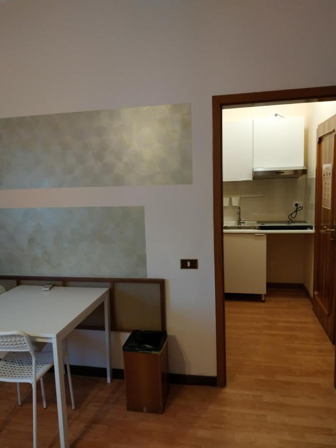 B&B Villa Filotea & Apartment Ντεζεντσάνο ντελ Γκάρντα Εξωτερικό φωτογραφία