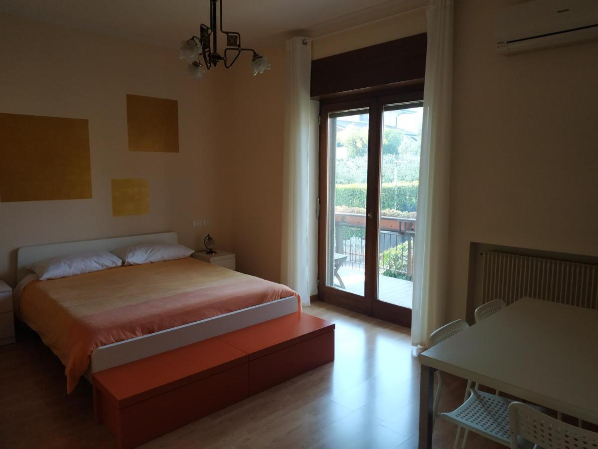 B&B Villa Filotea & Apartment Ντεζεντσάνο ντελ Γκάρντα Εξωτερικό φωτογραφία