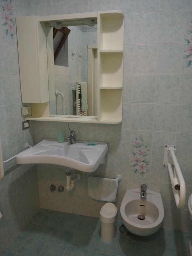B&B Villa Filotea & Apartment Ντεζεντσάνο ντελ Γκάρντα Εξωτερικό φωτογραφία